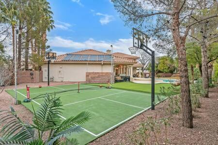 Lux 5Br Vegas Home W Pool, Spa, Games, Near Strip Las Vegas Exterior photo