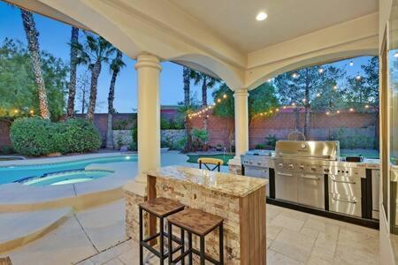 Lux 5Br Vegas Home W Pool, Spa, Games, Near Strip Las Vegas Exterior photo