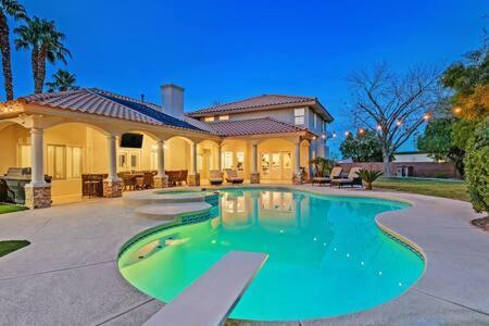 Lux 5Br Vegas Home W Pool, Spa, Games, Near Strip Las Vegas Exterior photo